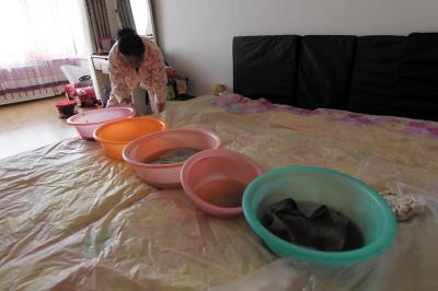 景德镇楼上漏水，住户失联，小区没物管，业主维权难！律师来支招……